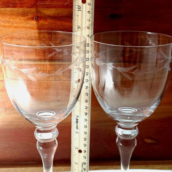 2 Etched Flower Buds Garland Goblets 8.5" oversized 20oz universal water glasses - Picture 6 of 7